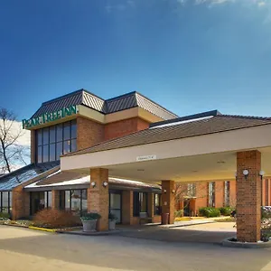 https://pear-tree-inn-st-louis-airport.saint-louishotels.com